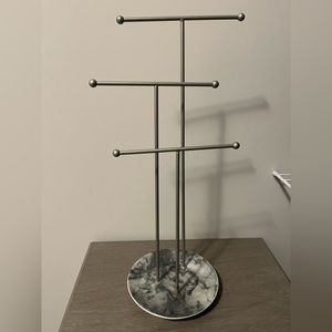 Umbra Jewellery stand